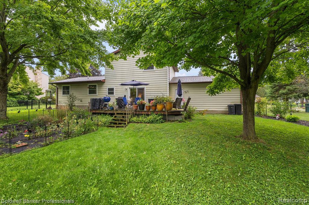 417 MANSFIELD Drive, Lapeer, MI 48446 — Photo 6
