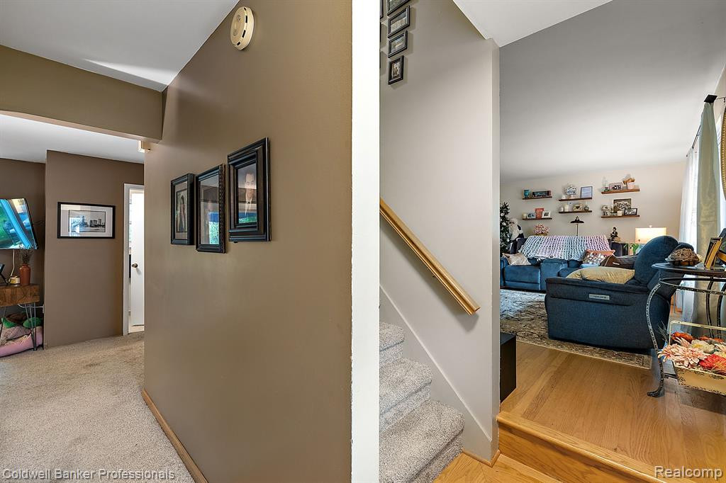 417 MANSFIELD Drive, Lapeer, MI 48446 — Photo 8
