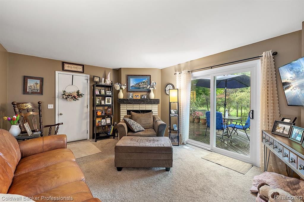 417 MANSFIELD Drive, Lapeer, MI 48446 — Photo 10