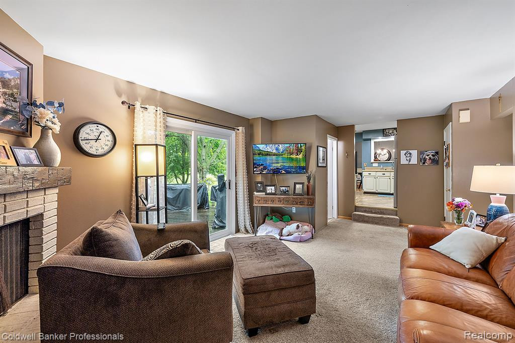 417 MANSFIELD Drive, Lapeer, MI 48446 — Photo 12