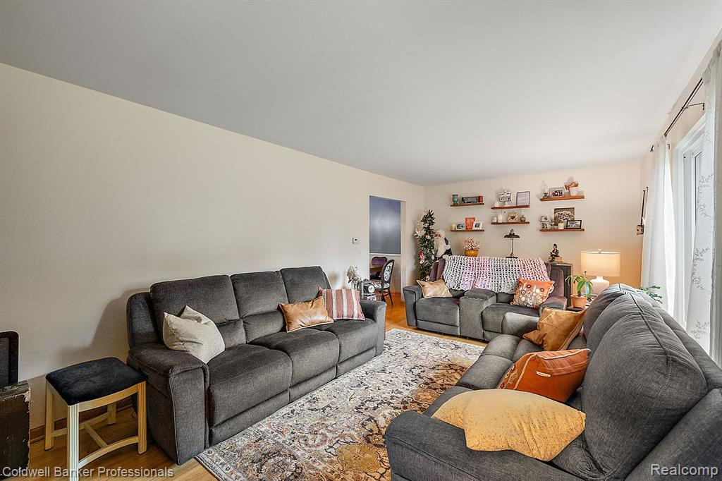 417 MANSFIELD Drive, Lapeer, MI 48446 — Photo 24