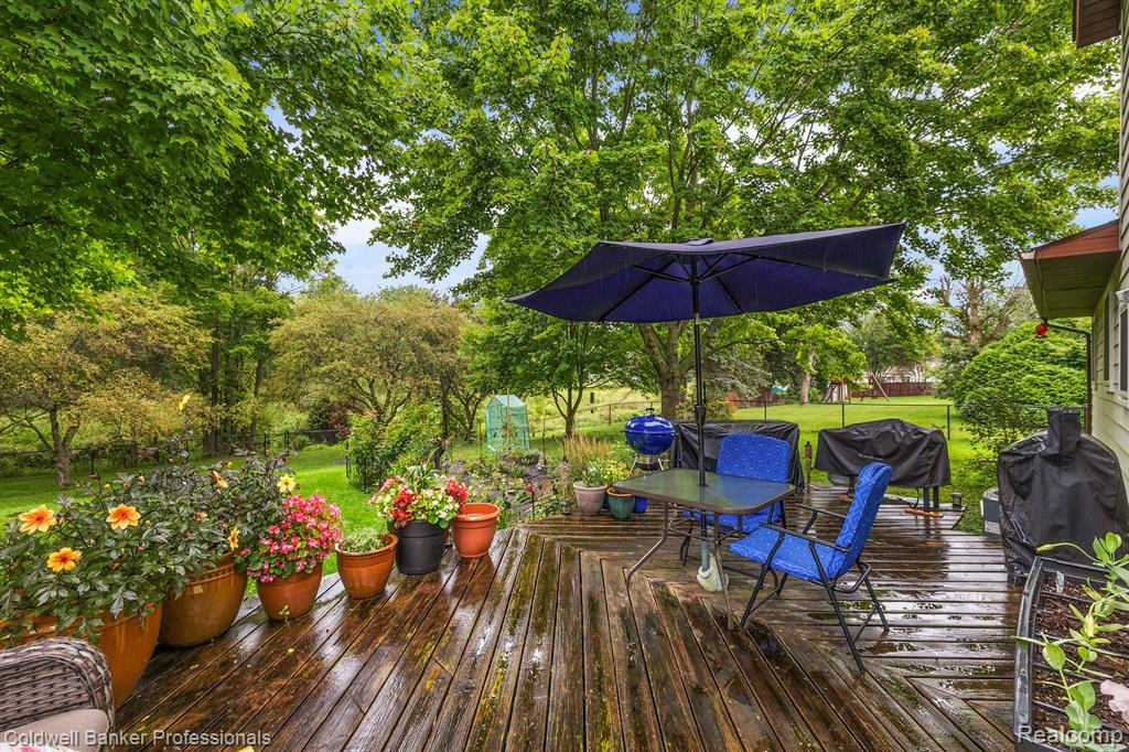 417 MANSFIELD Drive, Lapeer, MI 48446 — Photo 38