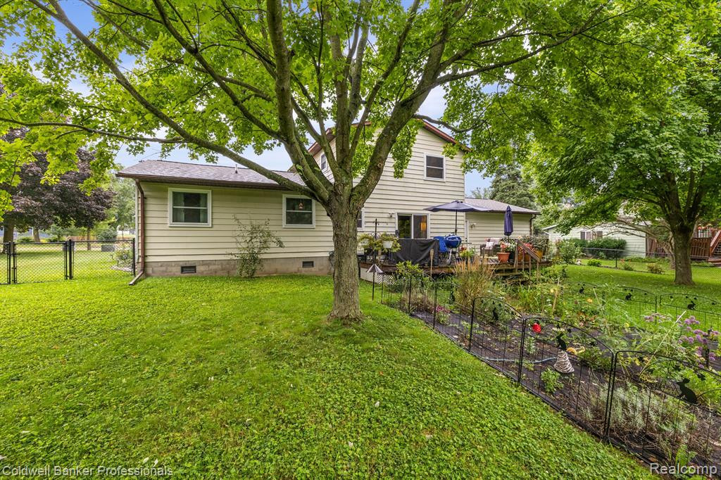 417 MANSFIELD Drive, Lapeer, MI 48446 — Photo 39