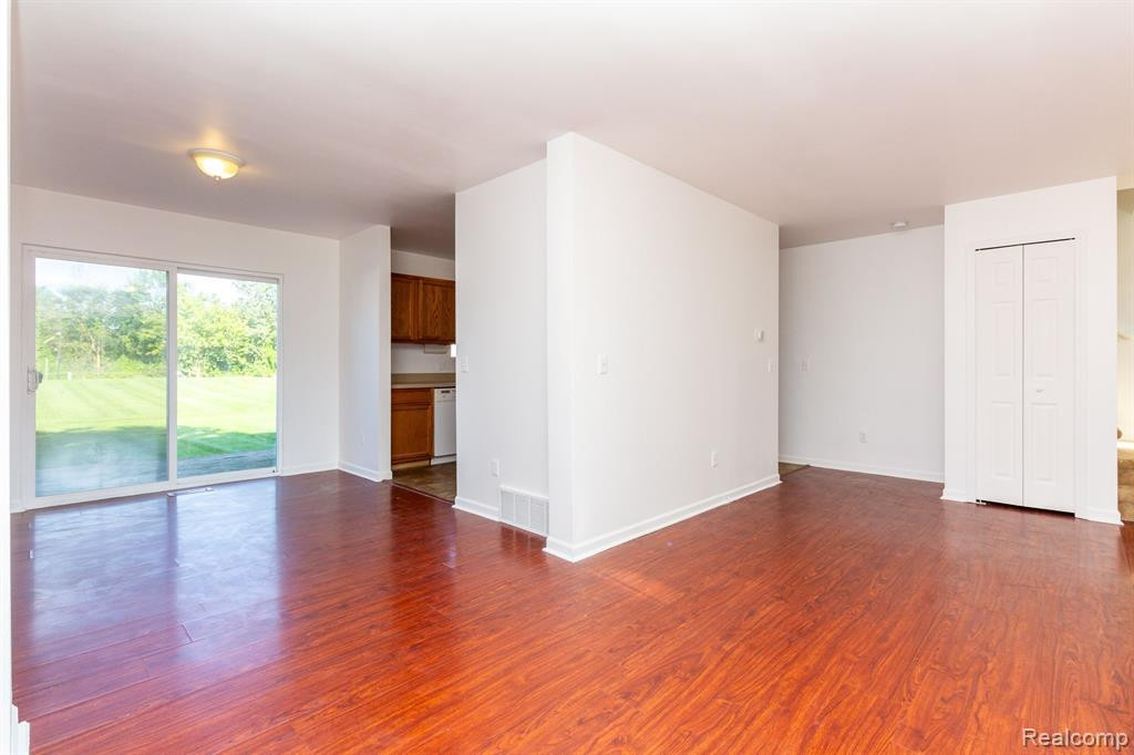 6215 CLUBHOUSE Way, Swartz Creek, MI 48473 — Photo 10