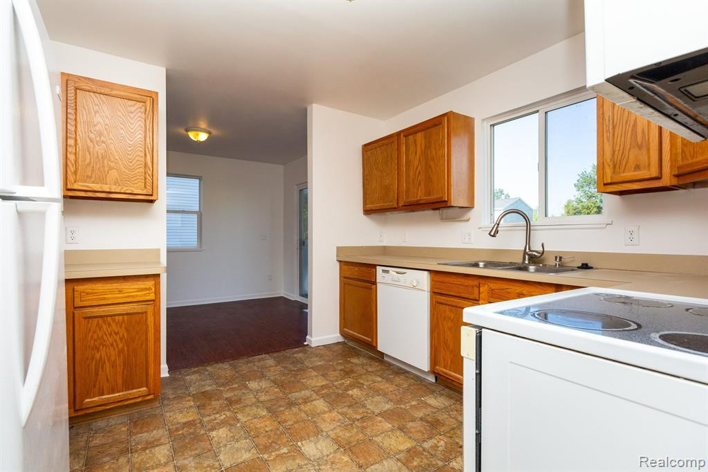 6215 CLUBHOUSE Way, Swartz Creek, MI 48473 — Photo 13