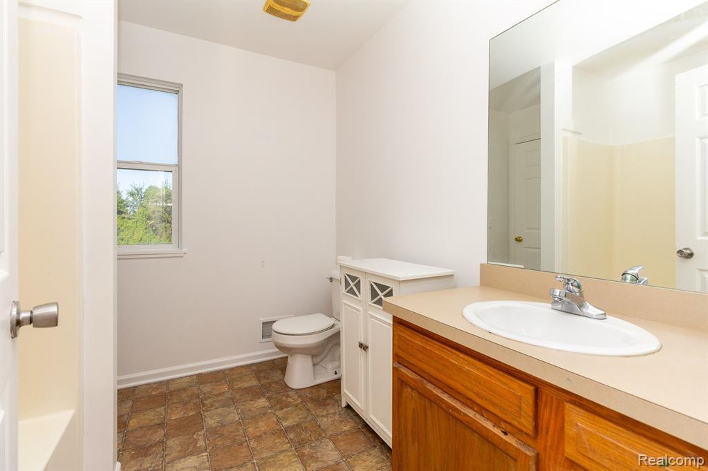 6215 CLUBHOUSE Way, Swartz Creek, MI 48473 — Photo 20