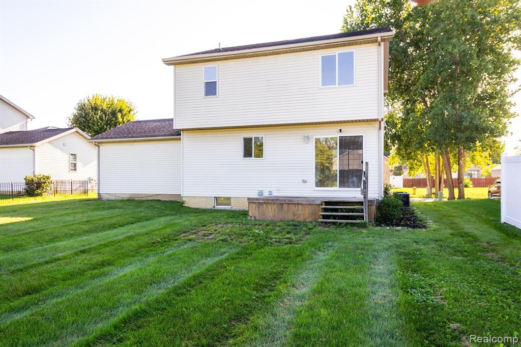 6215 CLUBHOUSE Way, Swartz Creek, MI 48473 — Photo 31