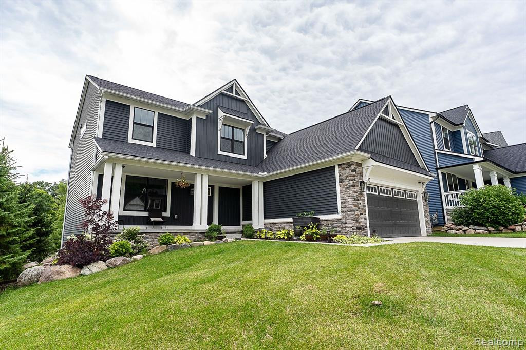 500 HERITAGE RIDGE Drive, Milford, MI 48381 — Photo 2