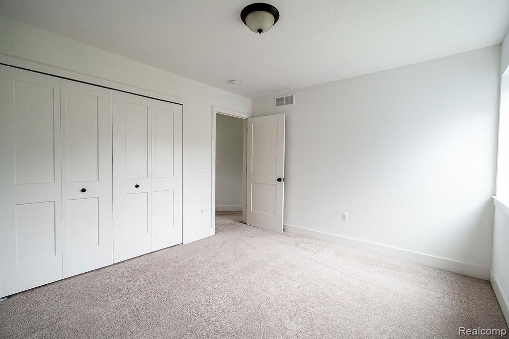 500 HERITAGE RIDGE Drive, Milford, MI 48381 — Photo 20