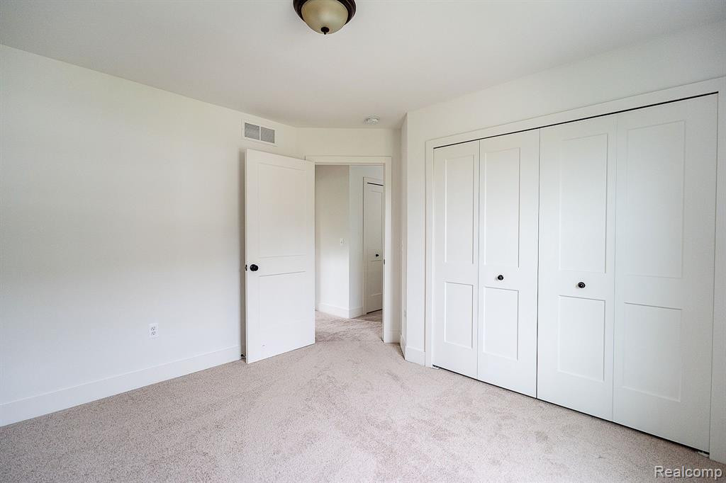 500 HERITAGE RIDGE Drive, Milford, MI 48381 — Photo 29