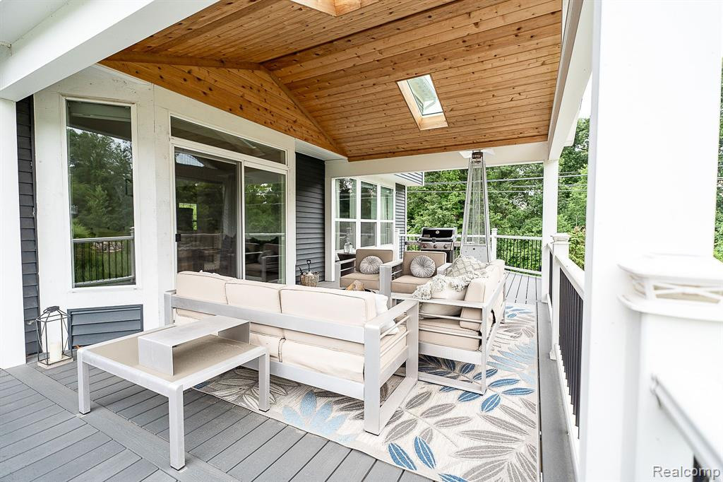 500 HERITAGE RIDGE Drive, Milford, MI 48381 — Photo 34