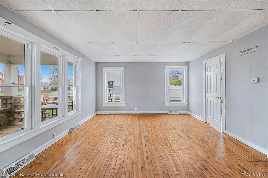 6702 WASHINGTON Street, North Branch, MI 48461 — Photo 5