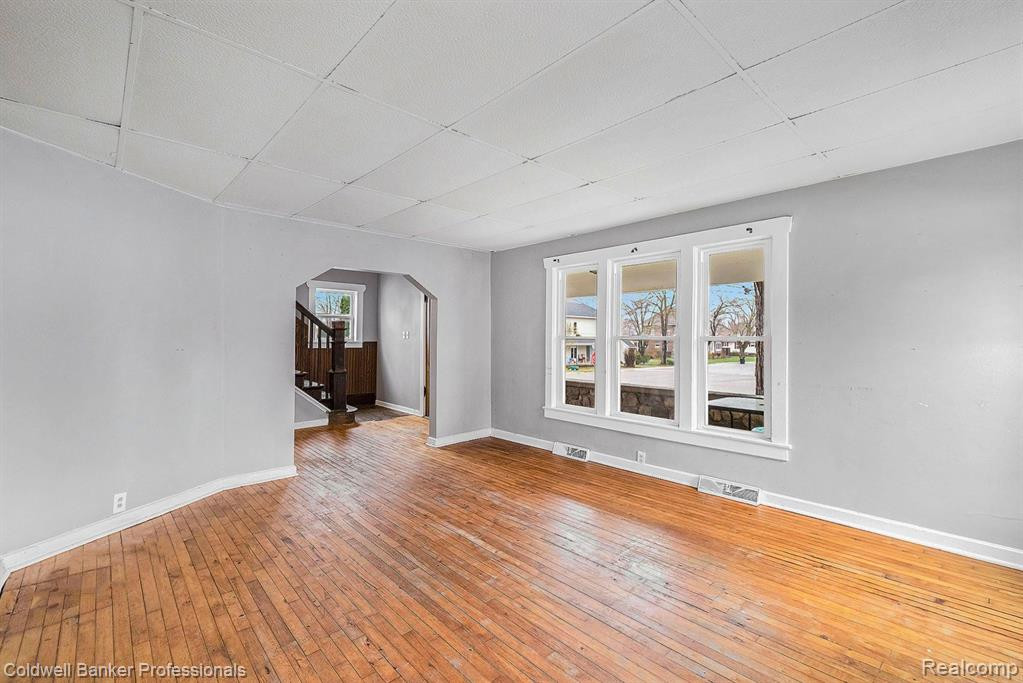 6702 WASHINGTON Street, North Branch, MI 48461 — Photo 6
