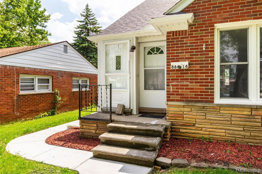 8614 HARDING, Center Line, MI 48015 — Photo 3