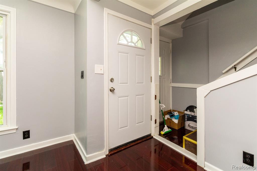 8614 HARDING, Center Line, MI 48015 — Photo 8