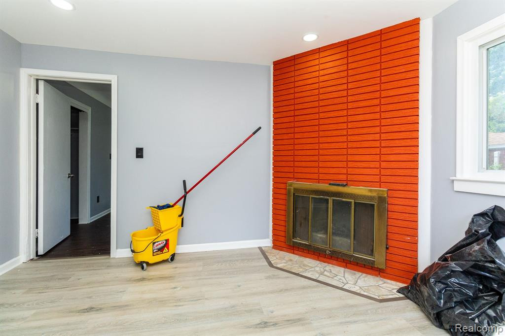 8614 HARDING, Center Line, MI 48015 — Photo 13