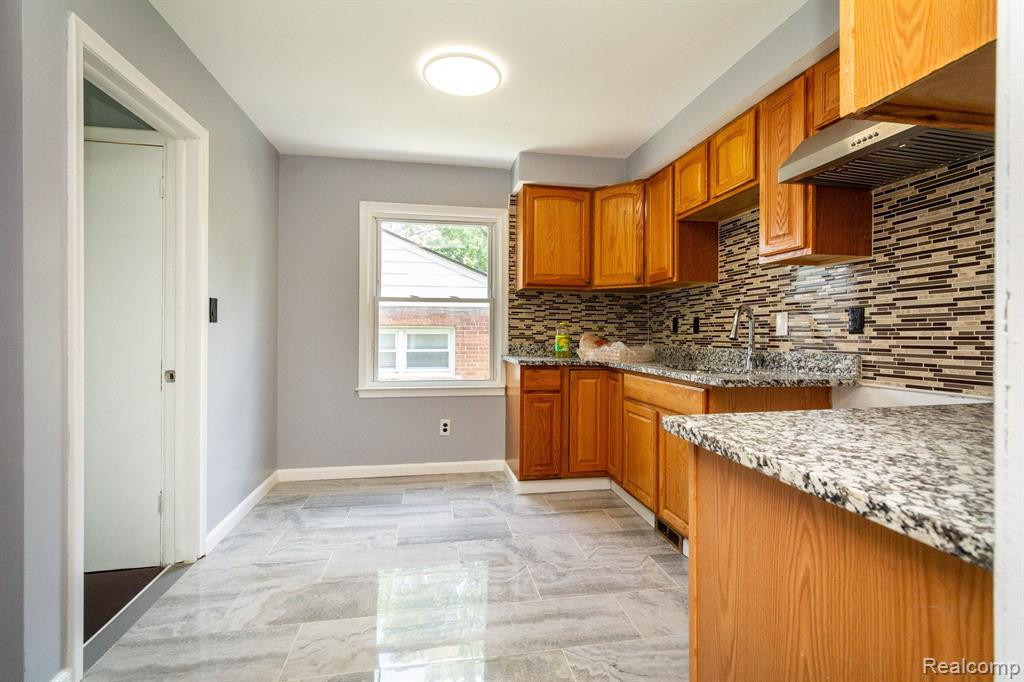 8614 HARDING, Center Line, MI 48015 — Photo 14
