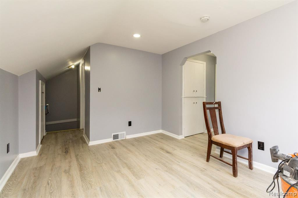 8614 HARDING, Center Line, MI 48015 — Photo 20