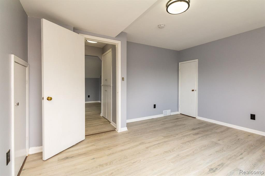 8614 HARDING, Center Line, MI 48015 — Photo 22