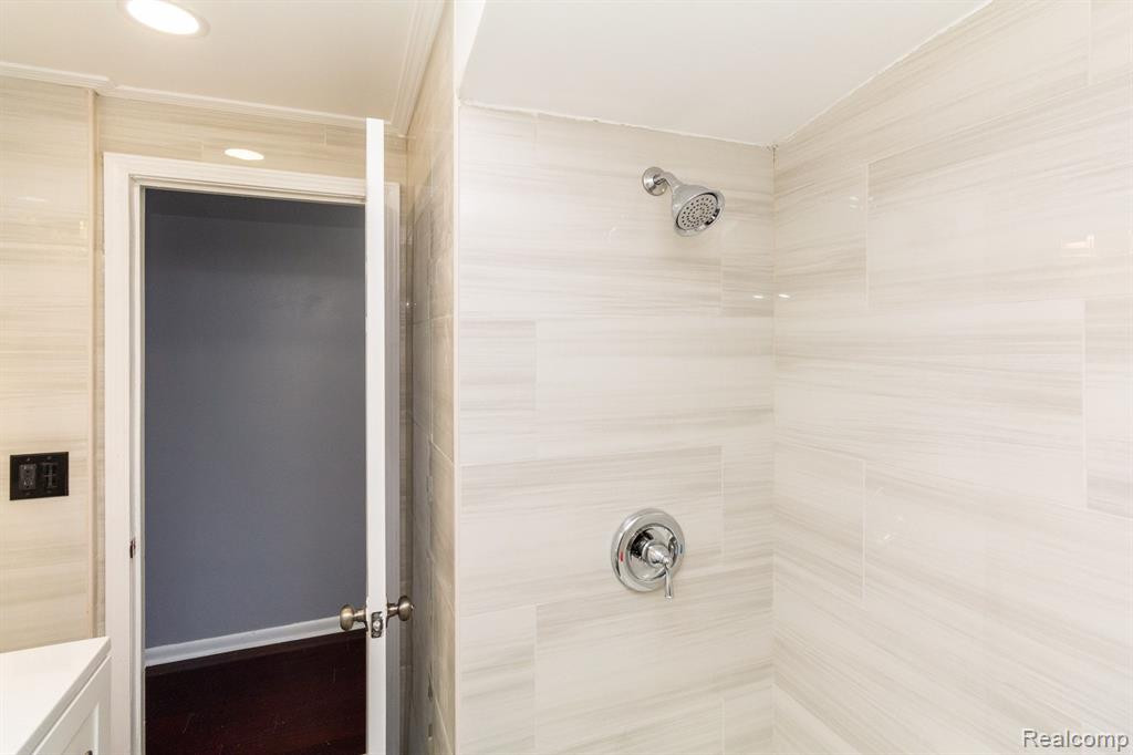 8614 HARDING, Center Line, MI 48015 — Photo 27
