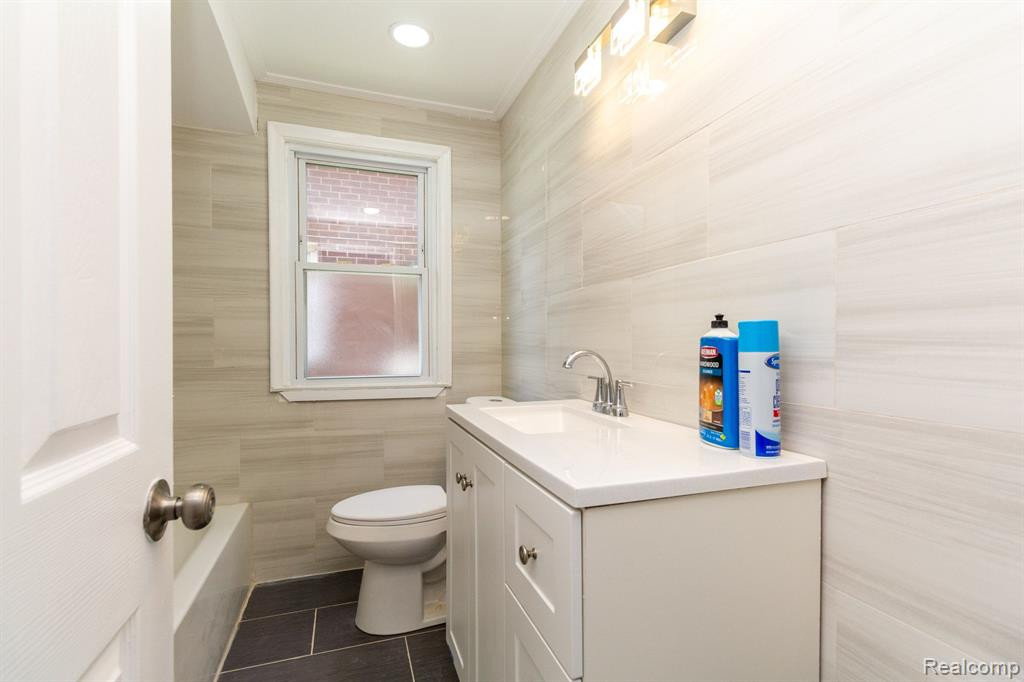 8614 HARDING, Center Line, MI 48015 — Photo 28