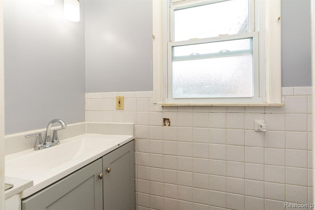 8614 HARDING, Center Line, MI 48015 — Photo 29