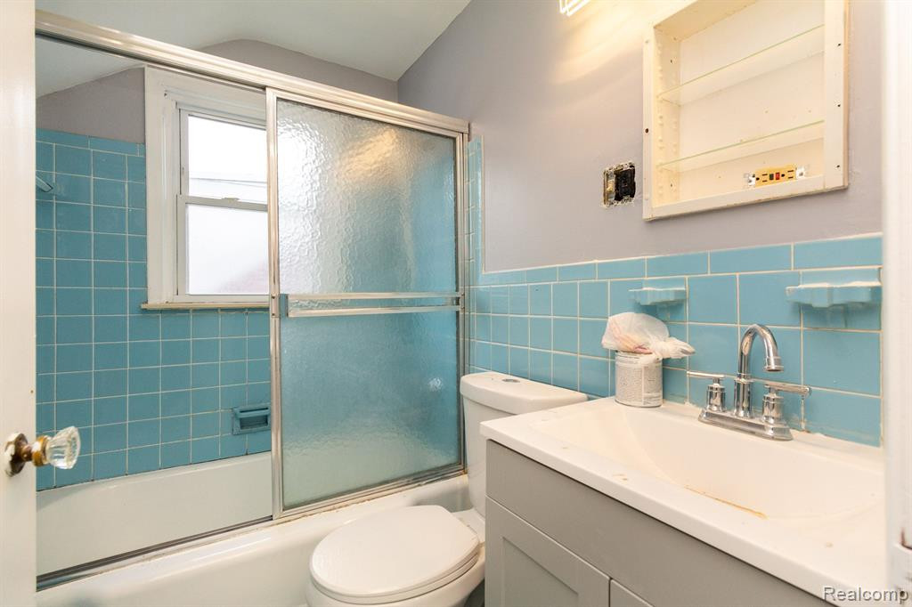 8614 HARDING, Center Line, MI 48015 — Photo 30