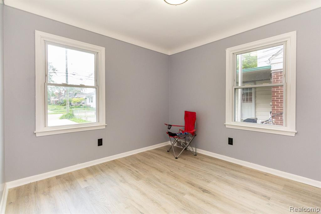 8614 HARDING, Center Line, MI 48015 — Photo 31