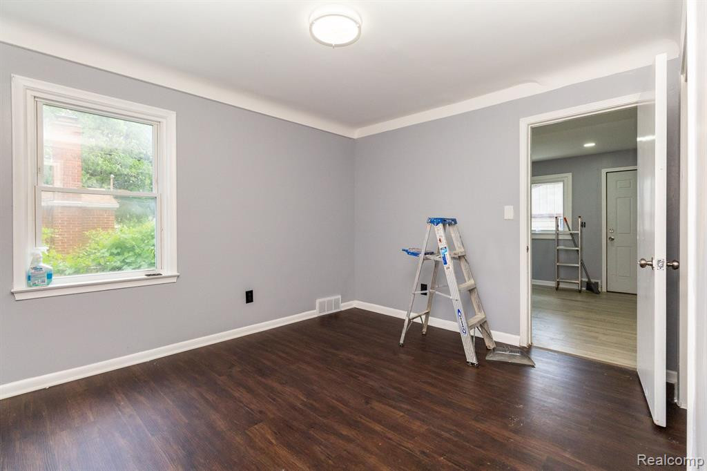 8614 HARDING, Center Line, MI 48015 — Photo 33