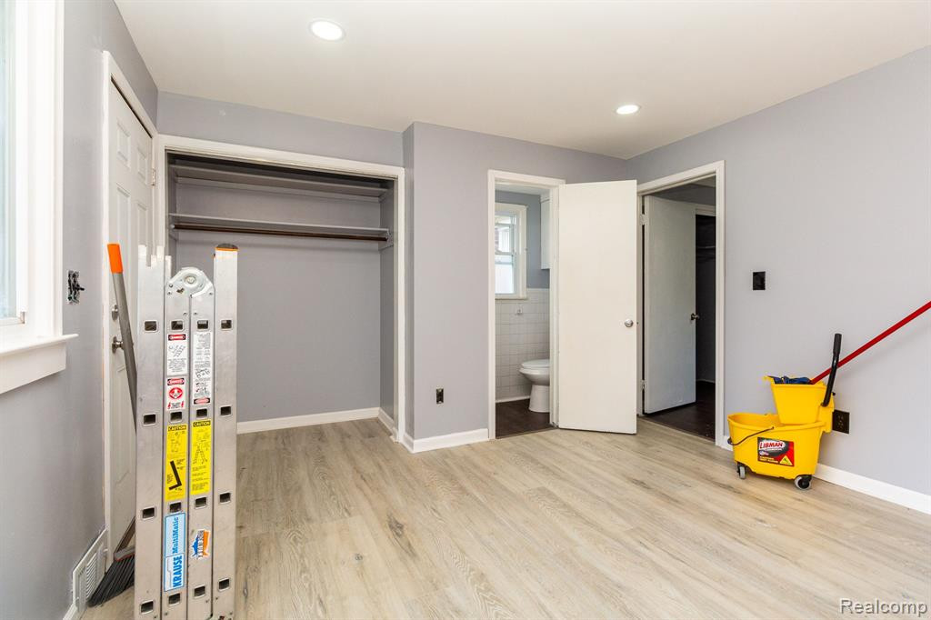 8614 HARDING, Center Line, MI 48015 — Photo 35