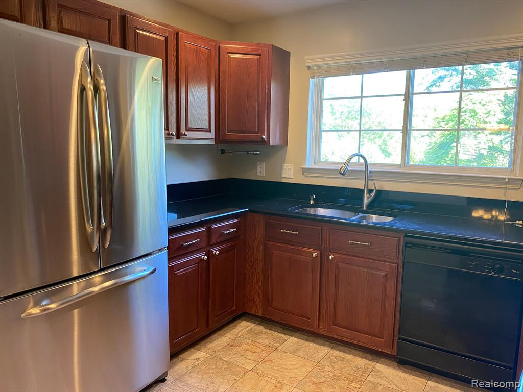 683 RIVER PARK VILLAGE Boulevard, Northville, MI 48167 — Photo 4