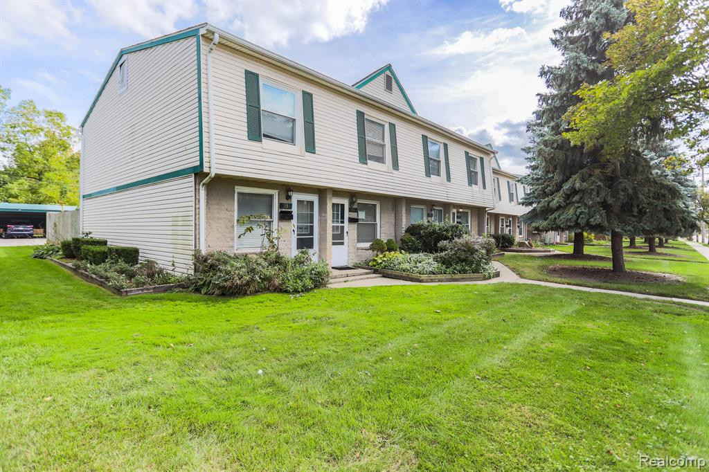 99 FLORAL Avenue, Mount Clemens, MI 48043 — Photo 2
