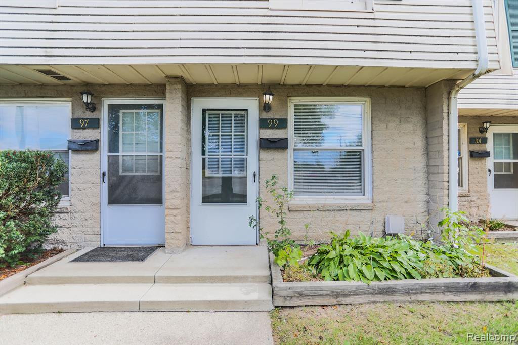99 FLORAL Avenue, Mount Clemens, MI 48043 — Photo 5