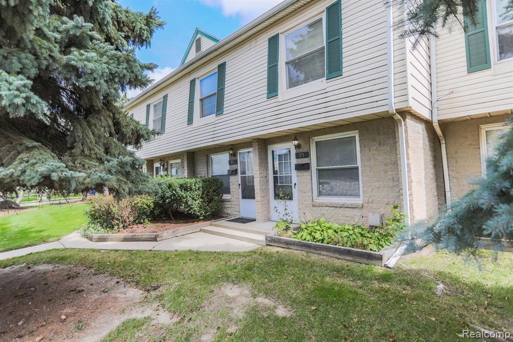 99 FLORAL Avenue, Mount Clemens, MI 48043 — Photo 6
