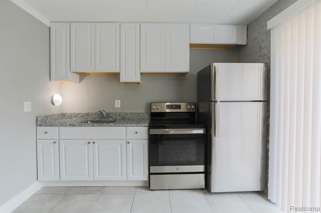 99 FLORAL Avenue, Mount Clemens, MI 48043 — Photo 17