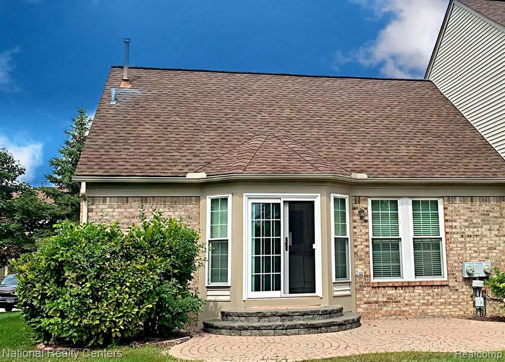 4441 HUNTERS Circle E, Canton, MI 48188 — Photo 3