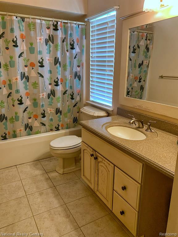 4441 HUNTERS Circle E, Canton, MI 48188 — Photo 12