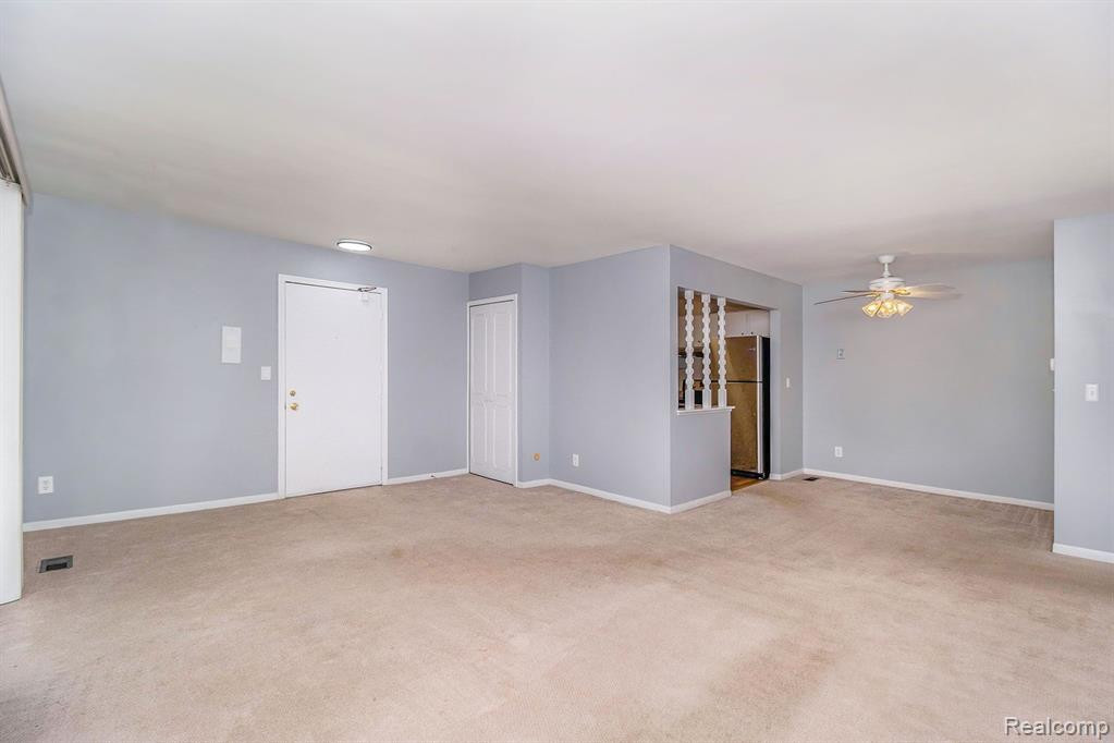 29543 BOBRICH Street, Livonia, MI 48152 — Photo 5