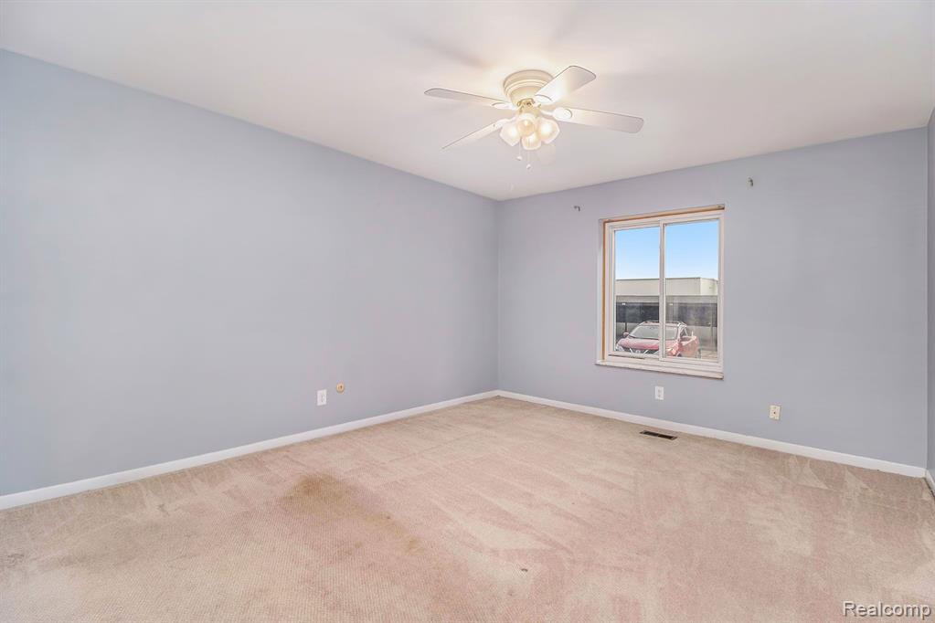 29543 BOBRICH Street, Livonia, MI 48152 — Photo 14