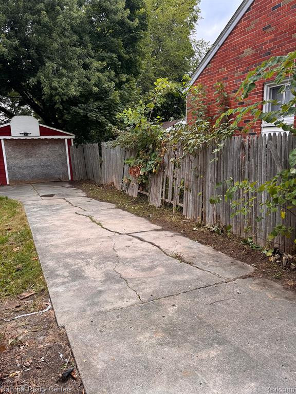 7385 EVERGREEN Avenue, Detroit, MI 48228 — Photo 11