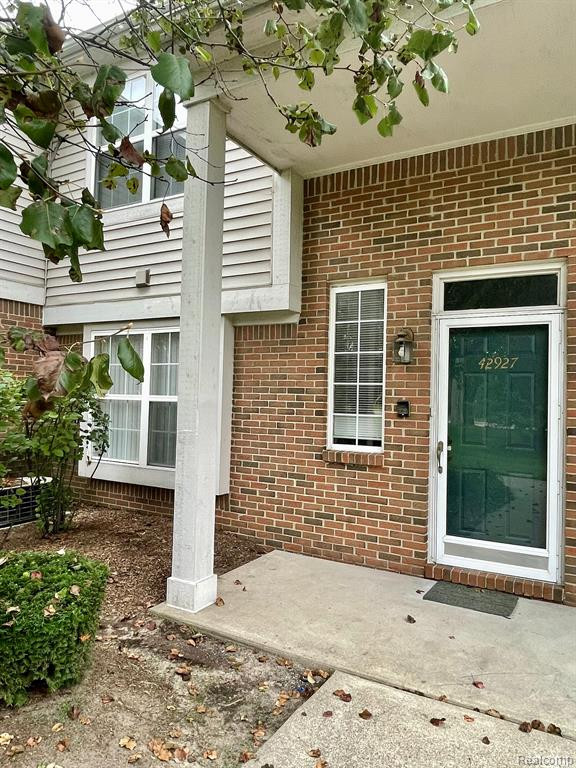 42927 RICHMOND Drive, Sterling Heights, MI 48313 — Photo 3