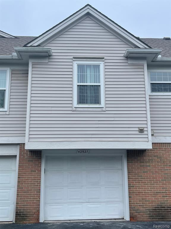 42927 RICHMOND Drive, Sterling Heights, MI 48313 — Photo 4