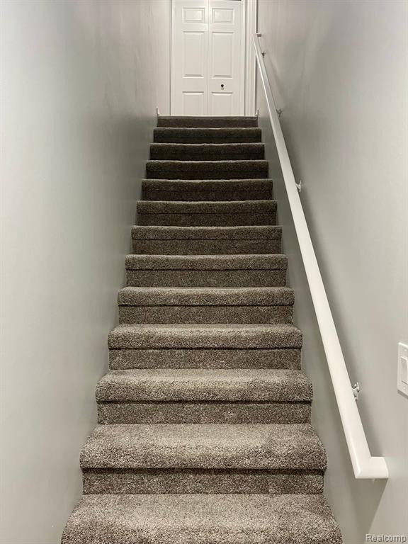 42927 RICHMOND Drive, Sterling Heights, MI 48313 — Photo 6