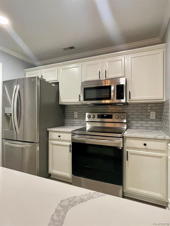42927 RICHMOND Drive, Sterling Heights, MI 48313 — Photo 11