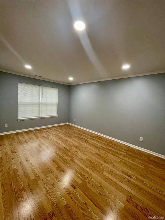 42927 RICHMOND Drive, Sterling Heights, MI 48313 — Photo 16