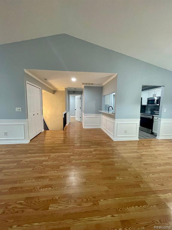 42927 RICHMOND Drive, Sterling Heights, MI 48313 — Photo 23