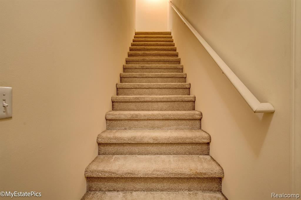 16873 CARRIAGE Way, Northville, MI 48168 — Photo 24