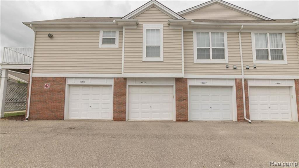 16873 CARRIAGE Way, Northville, MI 48168 — Photo 27