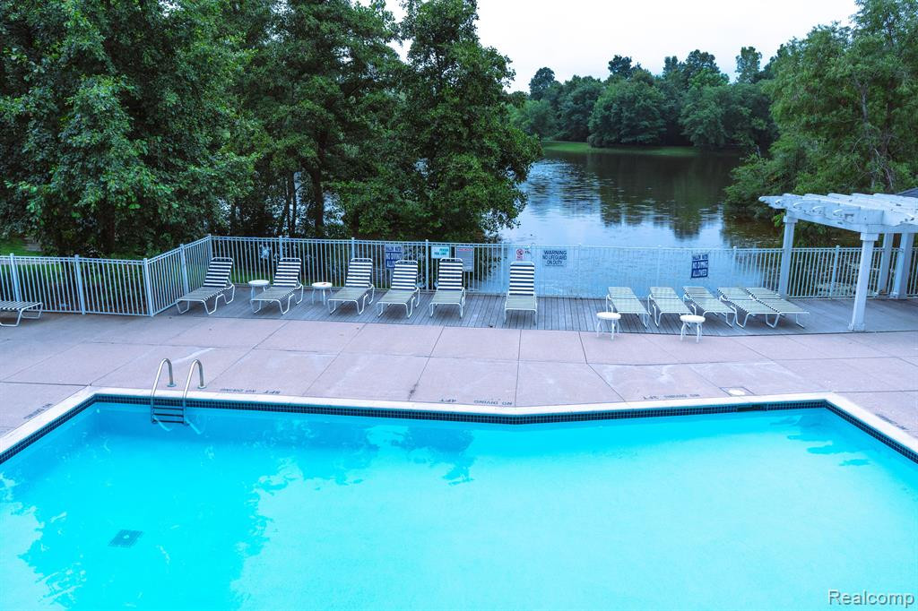 16873 CARRIAGE Way, Northville, MI 48168 — Photo 29