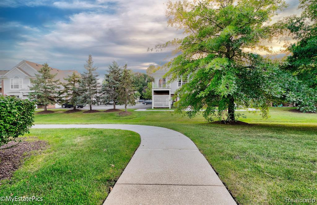 16873 CARRIAGE Way, Northville, MI 48168 — Photo 33